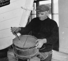 "Come Along Brave Boys, Come Along!" The call-out drum
